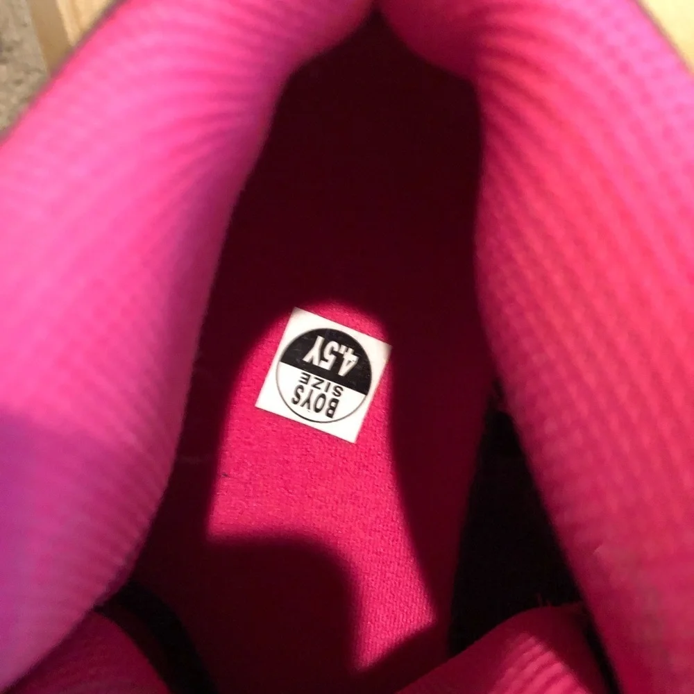 Nike air without a doubt pink and black basketball sneakers